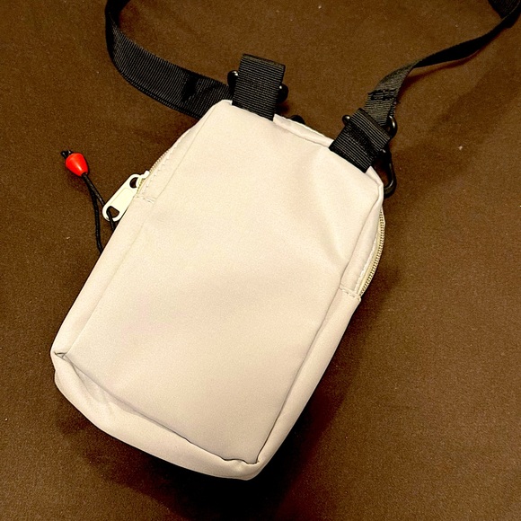 🎮 NWOT Nintendo Game Boy Retro Crossbody Bag - Picture 11 of 12